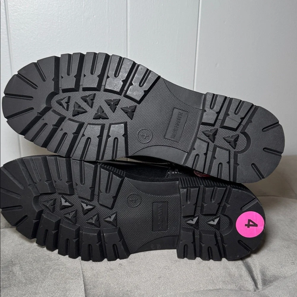 Steve Madden Black Boot Colorful Sticker Images Lug Sole Faux Leather Size 4